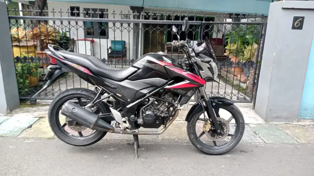 cb 150 r th 2016 mesin sehat body mulus terawat