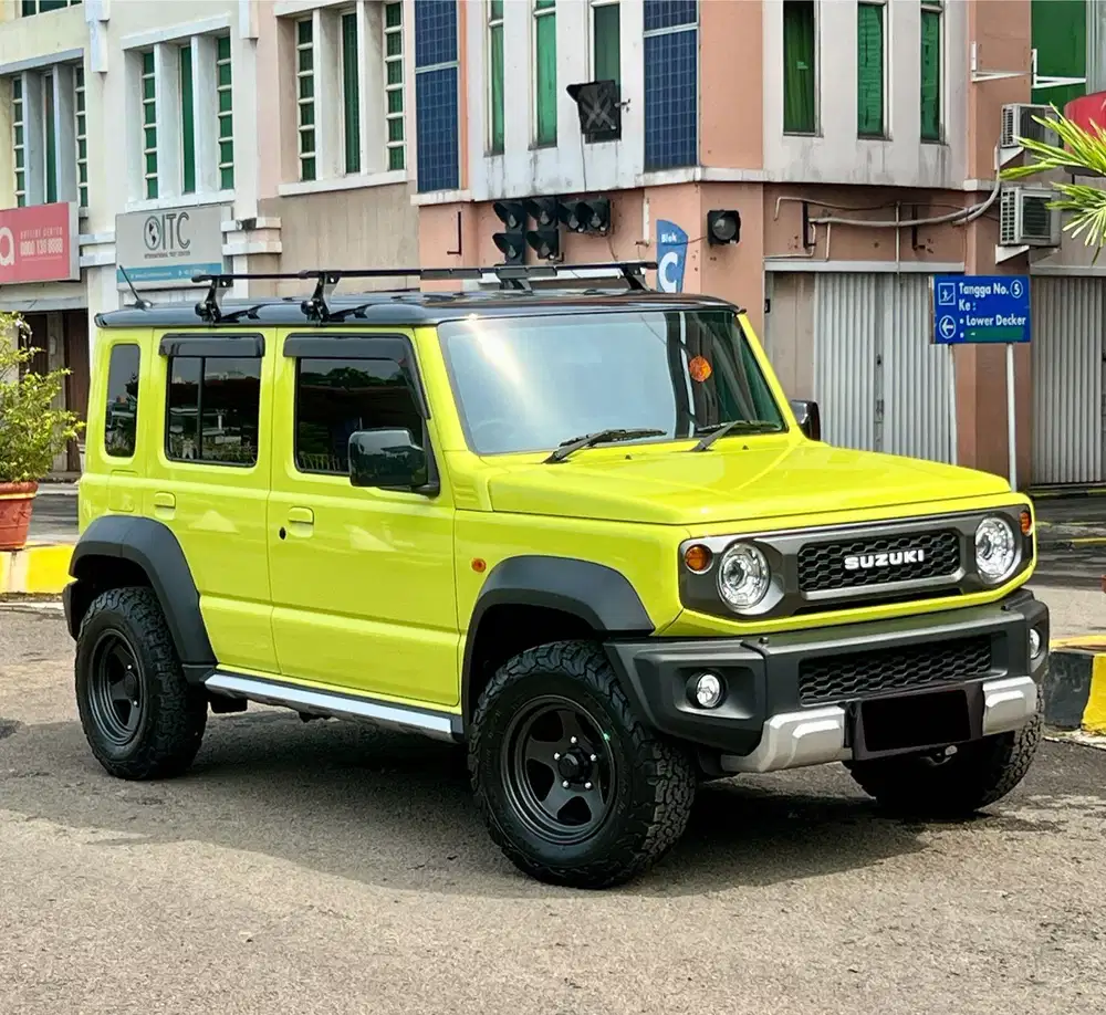 Suzuki jimny 4x4  At TAHUN 2024