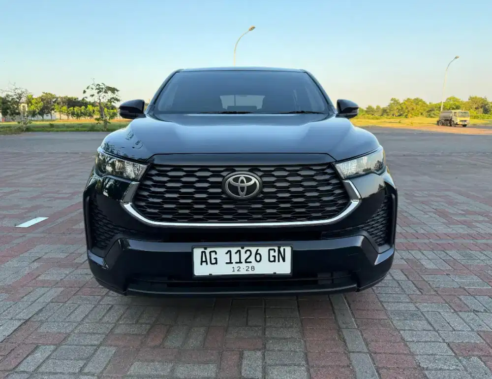 Toyota Innova Zenix G Bensin AT 2023 DP MINIM 35JUTA