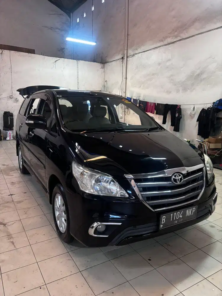 TOYOTA KIJANG INOVA TYPE V HITAM MODEL TAHUN 2014