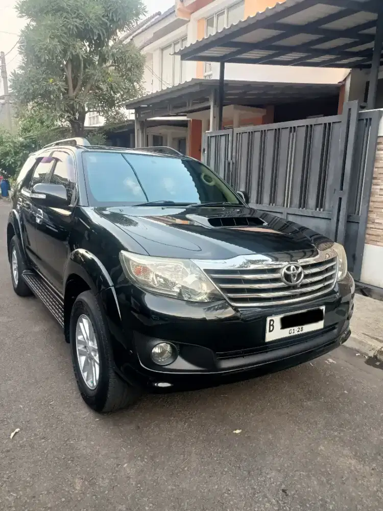 Toyota Fortuner G VNT diesel AT 2012