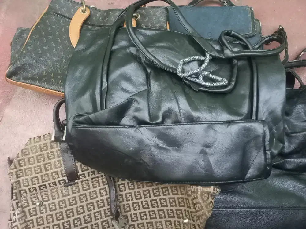 Tas butuh reparasi