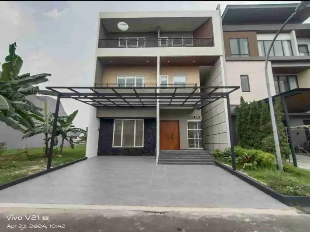 Di jual cepat rumah siap huni di lokasi Strategis alam sutera cluster ONYX 5