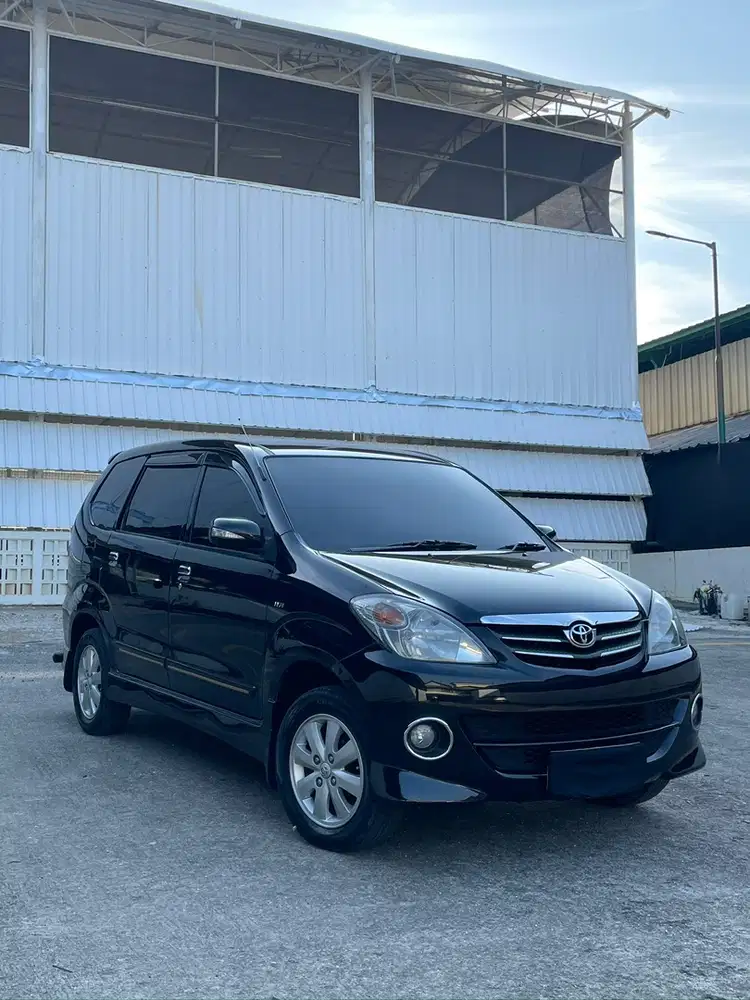 (DP 10JT) AVANZA S AUTOMATIC 2011