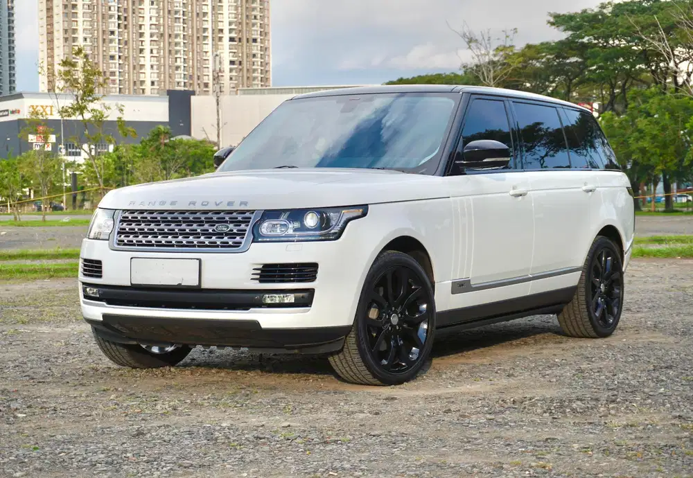 Land Rover Range Rover
Vogue LWB 2015