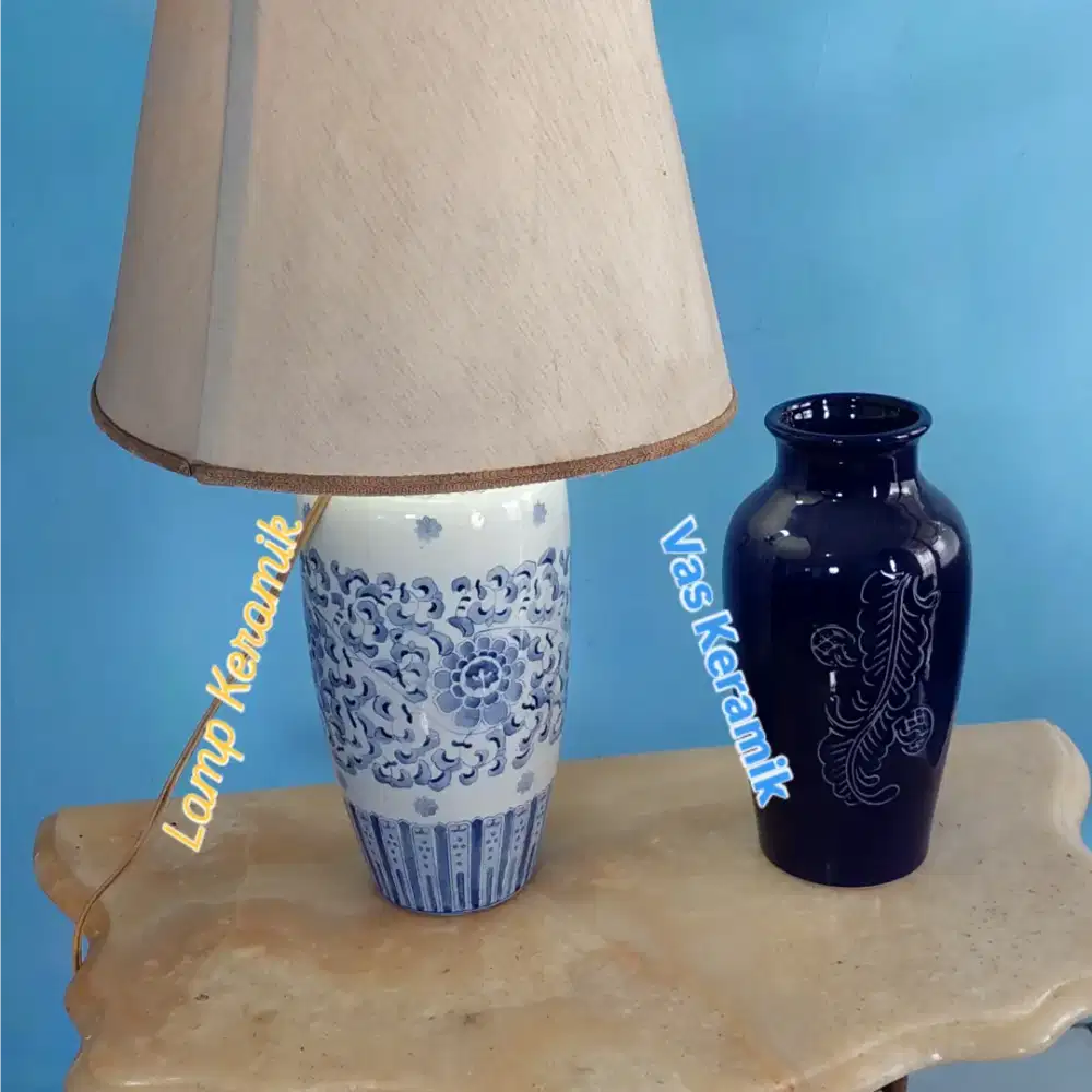 Lampu Duduk Meja Kuno