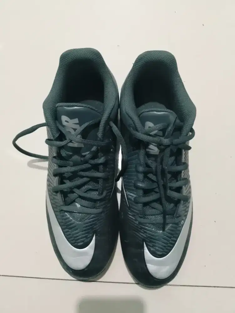 Sepatu olahraga