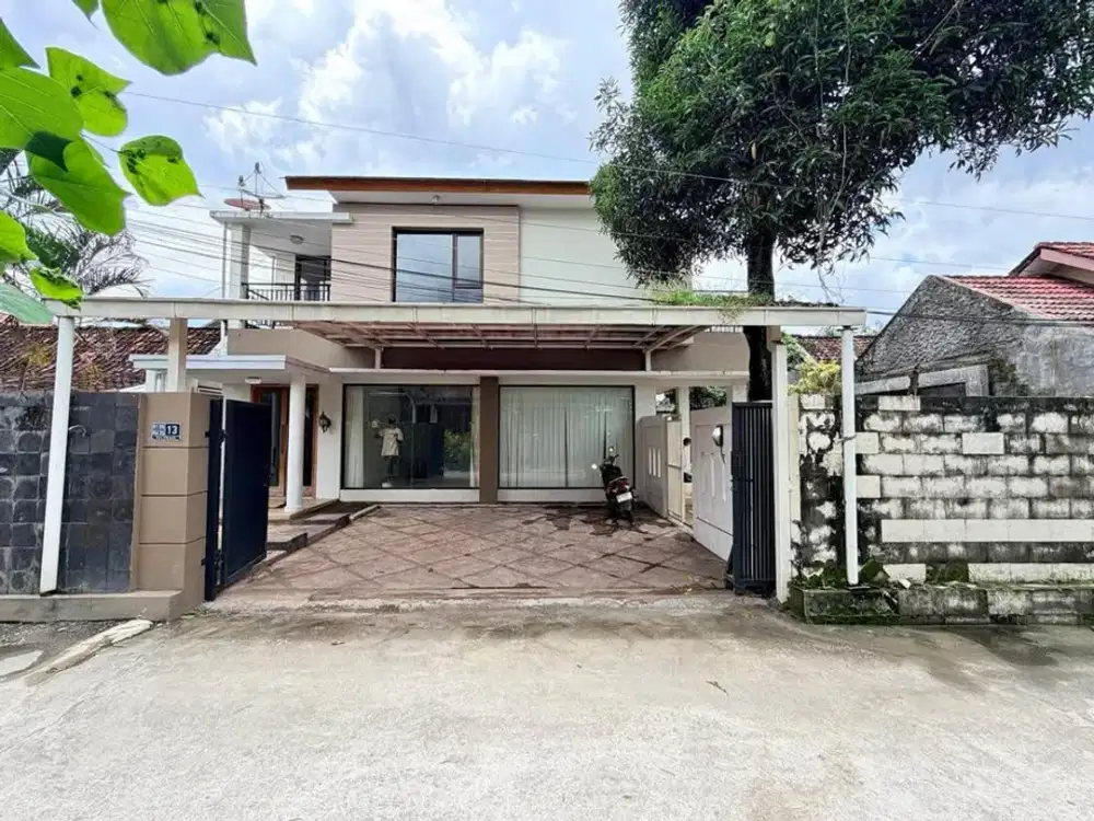 Rumah Dijual Dekat Jogja Bay Stadion Maguwoharjo Sleman 2 Lantai SHM