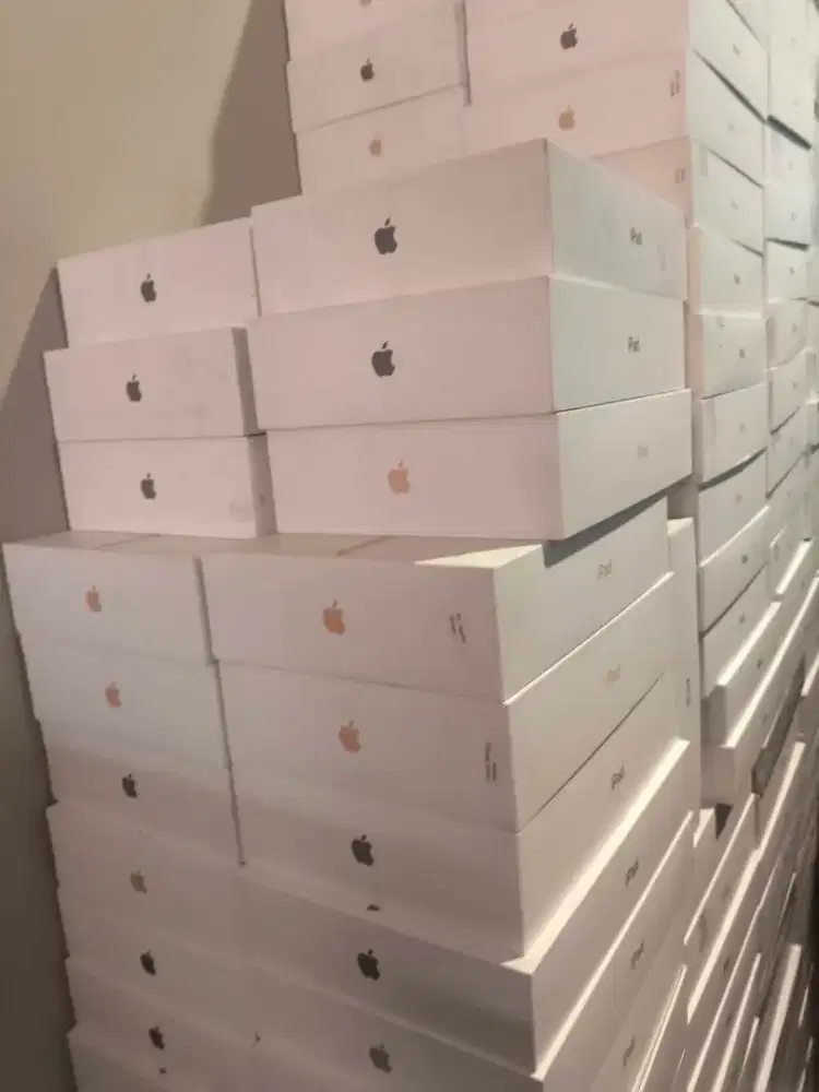 Dus ipad Gen 6 32gb & Dus Gen 64Gb ( murah)