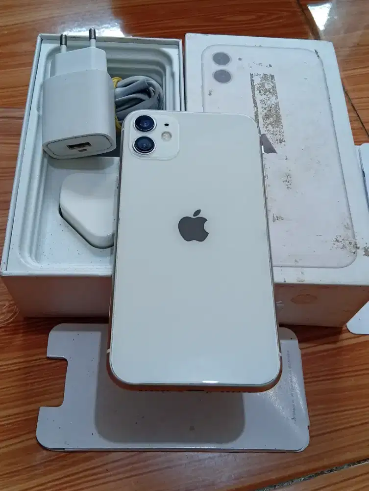 Iphone 11 64 Fullset inter allop Ada Minus