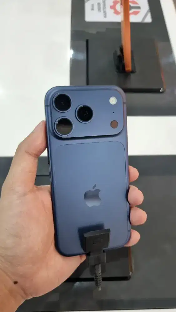 Ready iPhone 17 Pro 256GB Navy Blue | Casback up to 1,5 JUTA