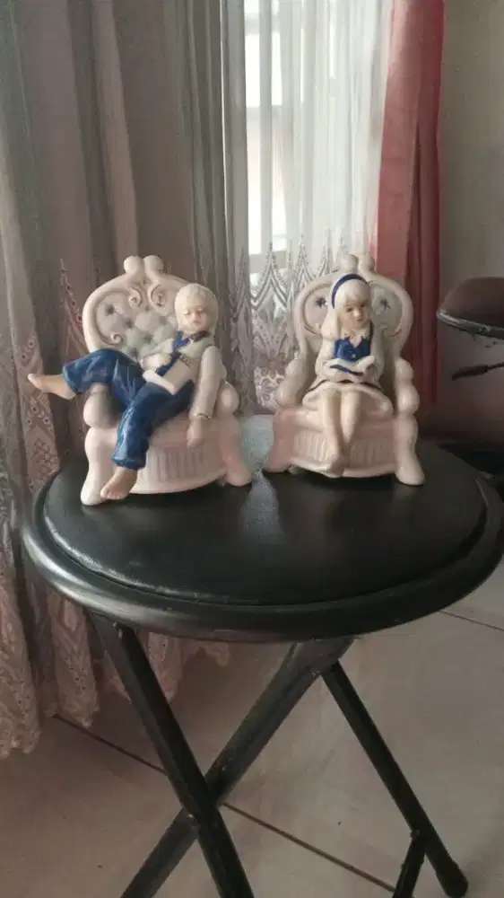 Sepasang Pajangan Keramik Meja Biru dan Putih