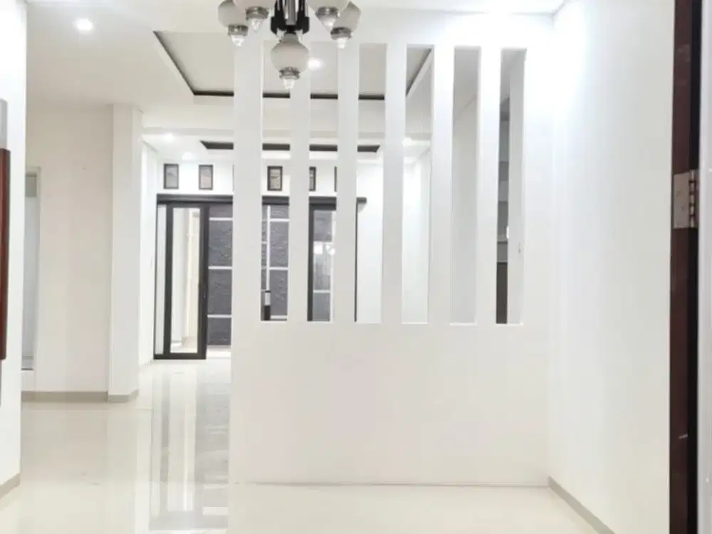 DISEWAKAN Rumah Cantik & Luas di Cluster Regina Metland Menteng - Lingkungan Asri & Akses Mudah
