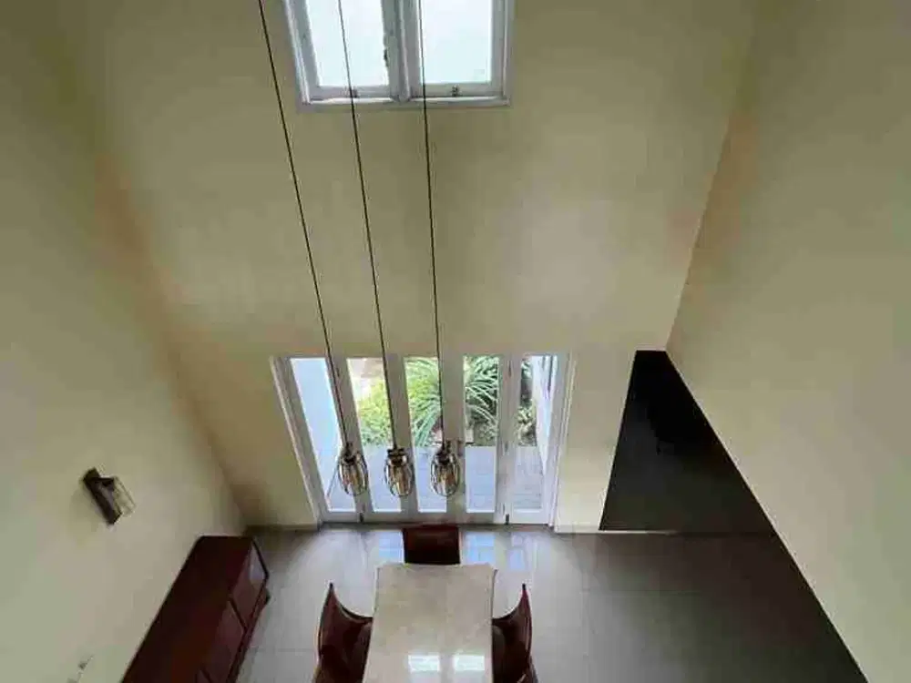Dijual rumah eksklusif, siap huni dg tampilan sportif dan posisi strategis di Pulo Sirih, Taman Galaxy