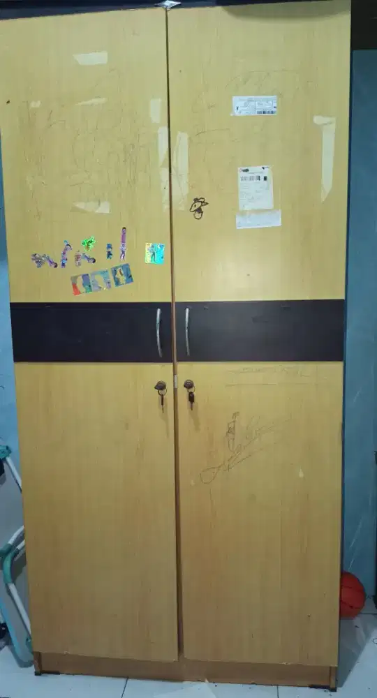 Lemari 2 pintu kayu Bekas
