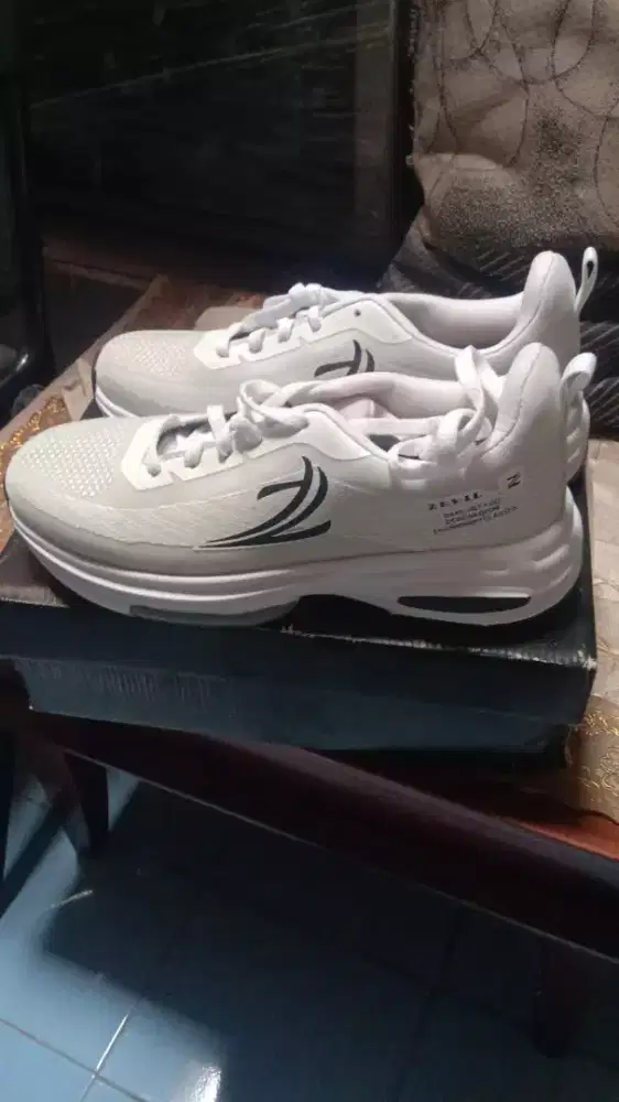 Sepatu zevil new