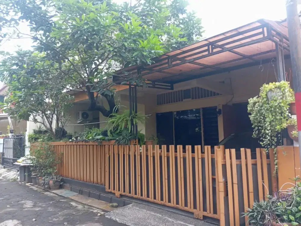 Di Jual Rumah  1 Lantai dalam Komplek  Depdikbud Pasar Minggu, Jakarta Selatan