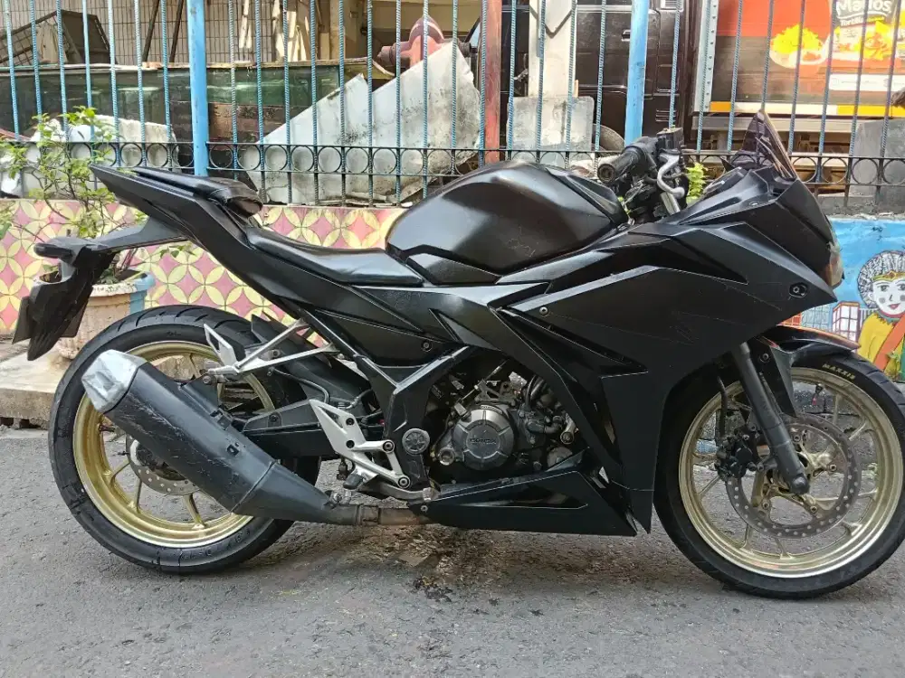 Honda CBR 150R 2016 FACELIFT