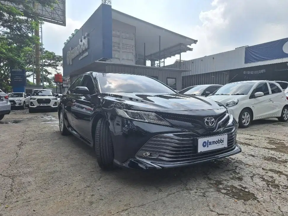 DP MURAH Toyota Camry 2.5 V Bensin-AT 2019 Hitam CBAIB