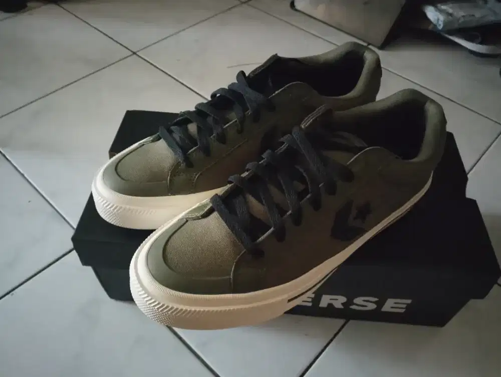 Sepatu converse sports casual