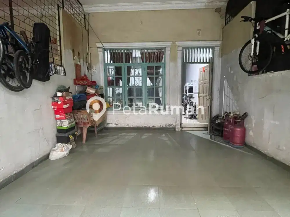 DISEWAKAN RUMAH  JALAN PUKAT II  GANG SENIMAN - DAERAH MANDALA (ELVIA)