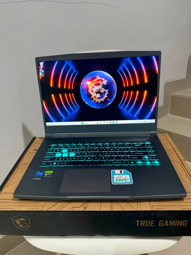 Laptop Gaming MSI Thin 15 B13UC