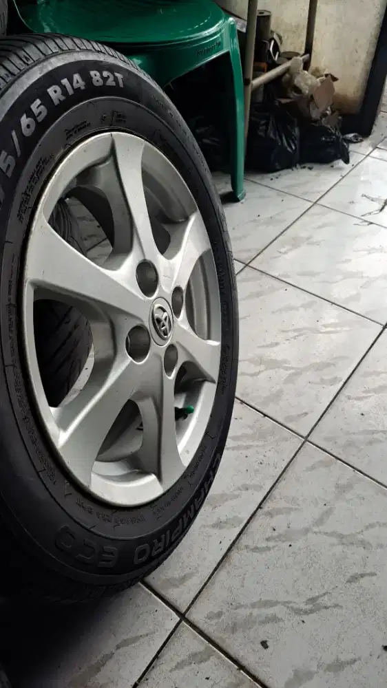 Ban serep agya ayla ring 14 ban stip mobil