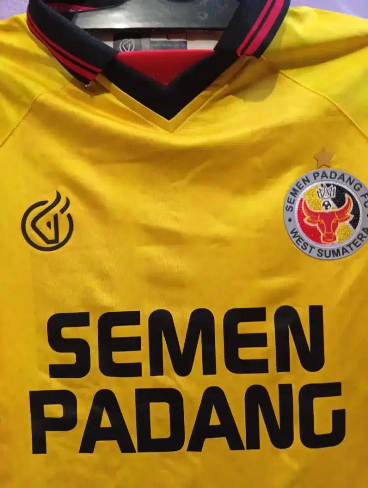 Jersey  training Semen Padang