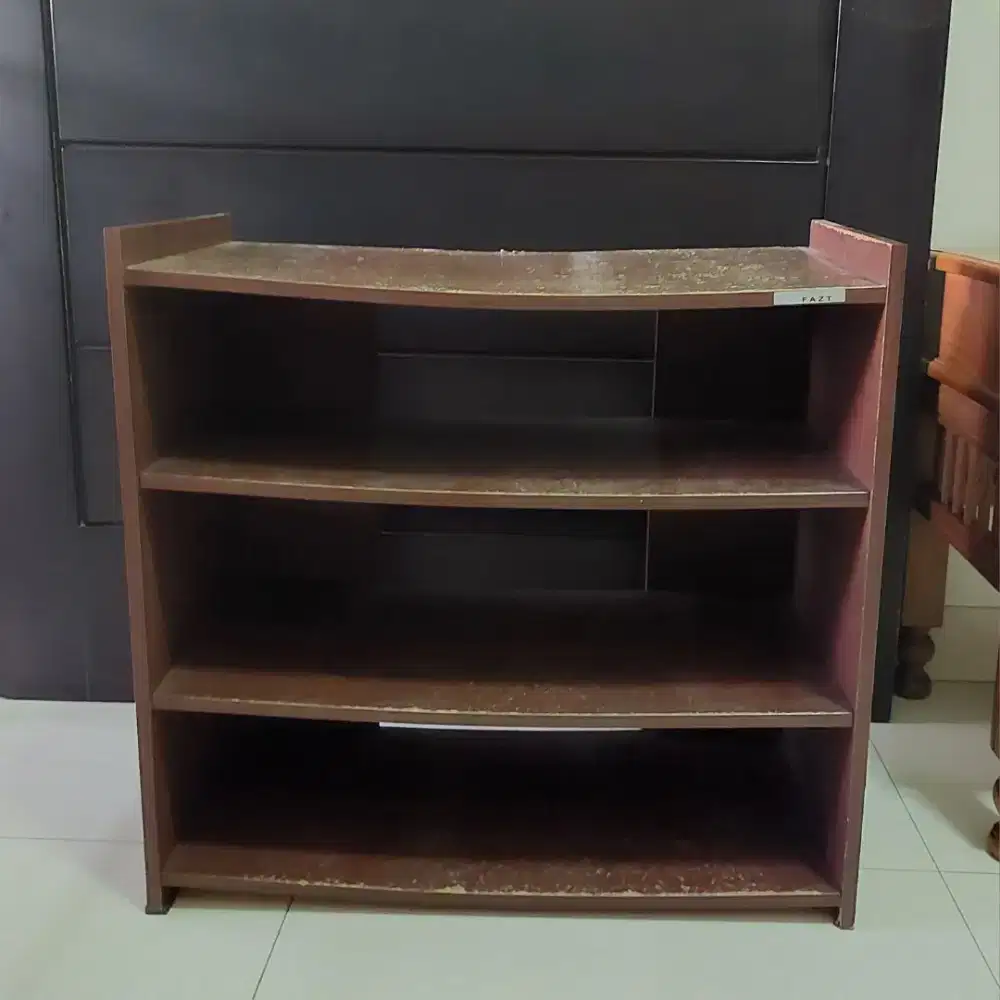 Rak Sepatu Kayu