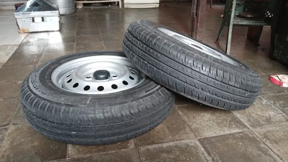 Velg dan Ban Sigra Tipe-D