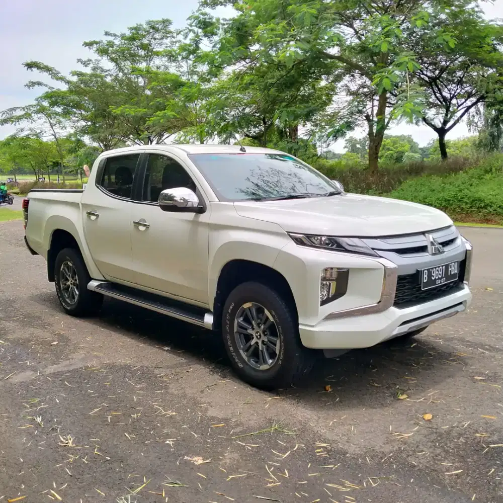 MITSUBISHI TRITON DC 2.4L EXCEED M/T 4X4 2022 NIK 2021 NOPOL B ORIGINA