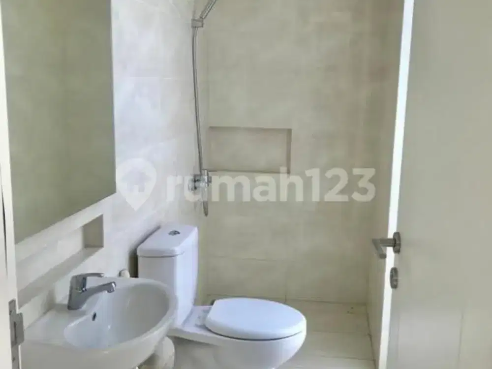 Disewakan Rumah Grand Pakuwon Baru Harga Terjangkau