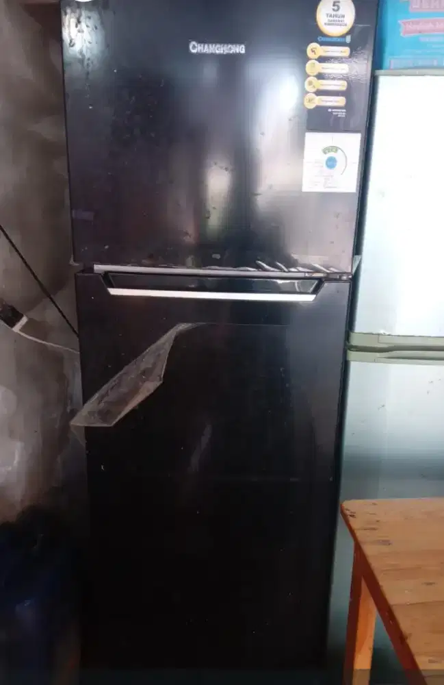 Jual kulkas pemakaian baru 6 bulan