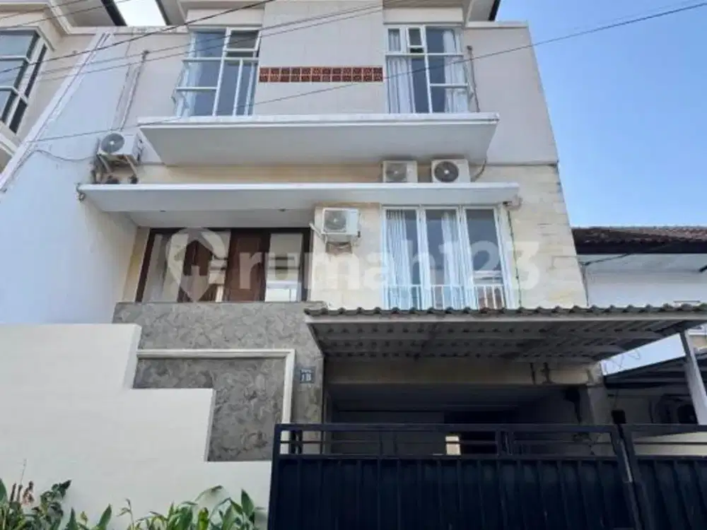 Dijual Villa Mewah Semi Furnished di Nusa Dua Bali