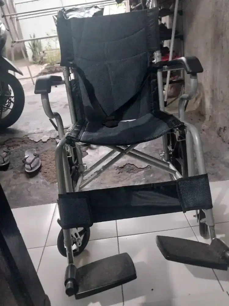 Dijual kursi roda