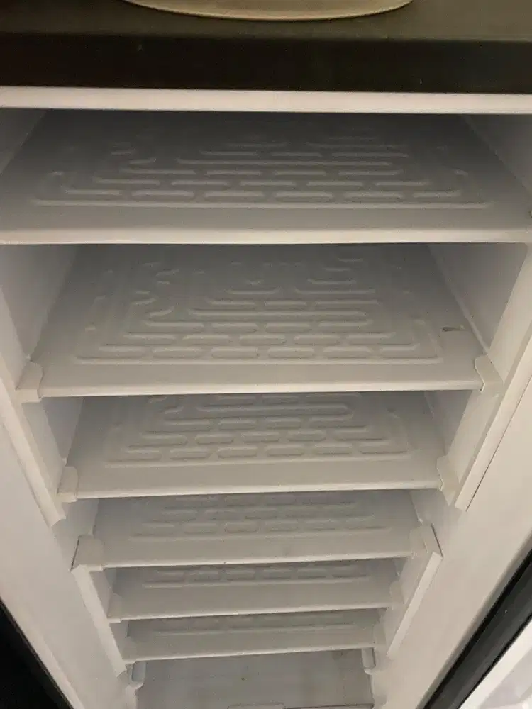 Freezer masih baru cuma di pakai buat ASI 5 bulan