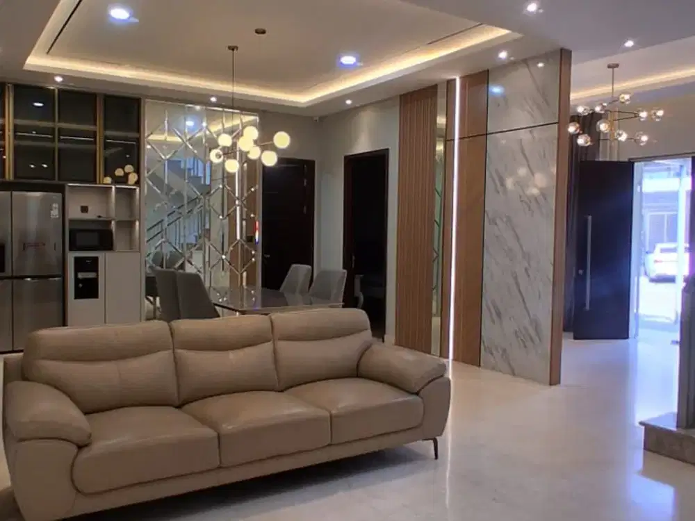 DISEWAKAN RUMAH FULL FURNISHED HADAP SELATAN @GOLF ISLAND, PIK