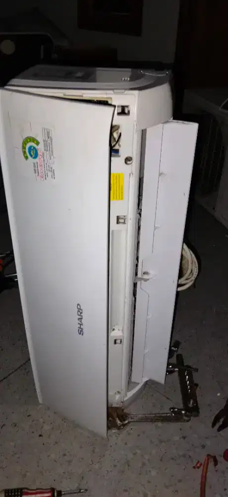 Service AC dan isi freon