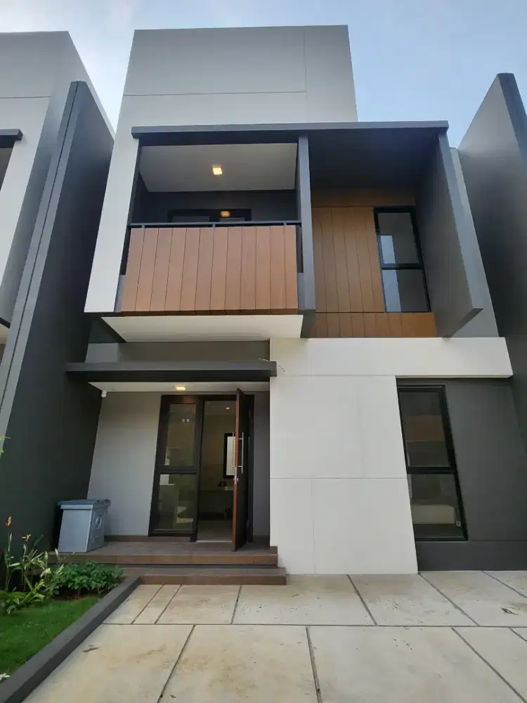 Jual 2 Lantai Rumah di Summarecon Crown Gading Dalam Cluster Regia