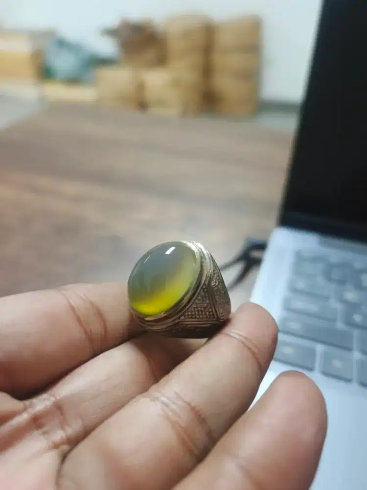 Batu Cincin Anggur Lawas