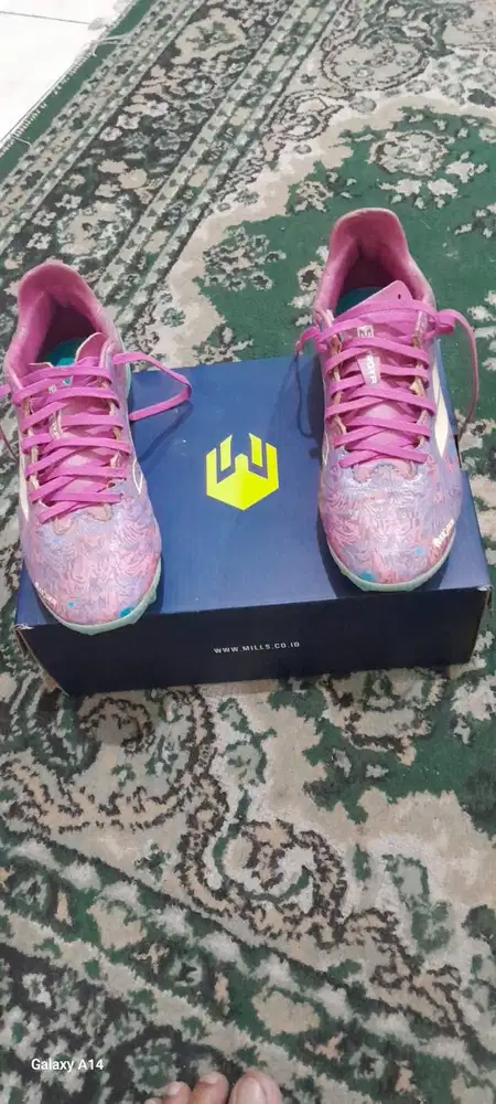 Jual sepatu Bola Merek Mills Nomor 35