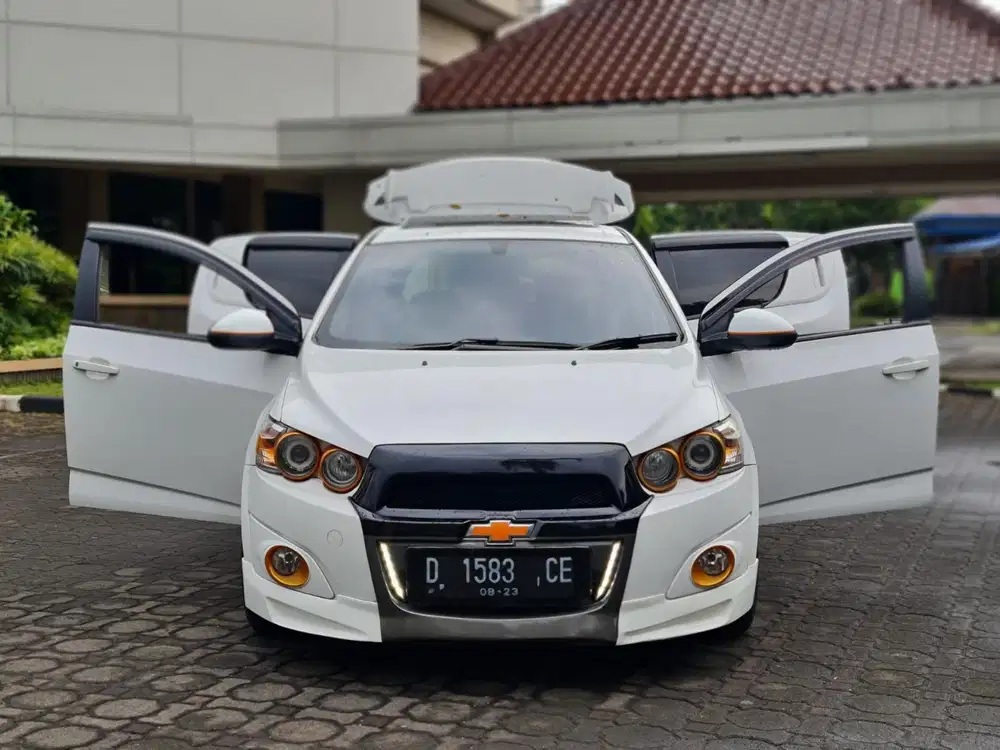 Chevy Aveo LT 2012 Matic Putih Km74rb Sunroof Full Audio VR19 Kontes