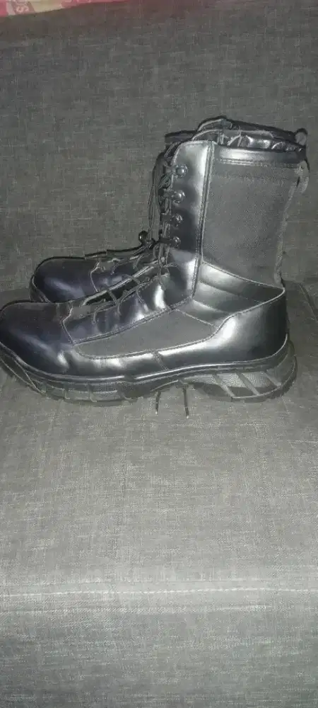 Sepatu booth mulus