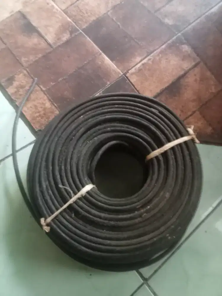 Di jual kabel antena.