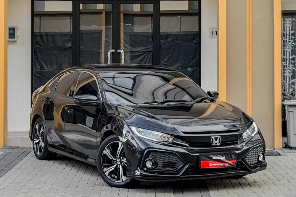 Honda Civic 1.5E 1.5 Turbo E Hatchback CVT Matic 2018 Hitam Mutiara