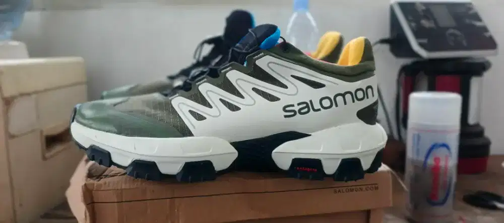 Sepatu Salomon Army