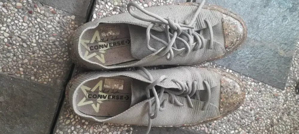 Sepatu convers* ukuran 43 asli