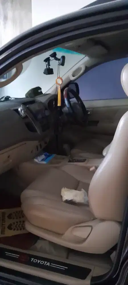 Fortuner G Lux 2.7 AT Standart