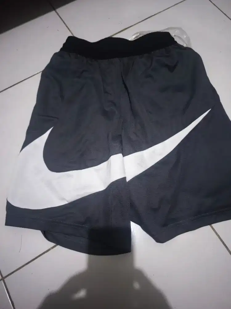 Celana Pendek Nike Big Swoosh