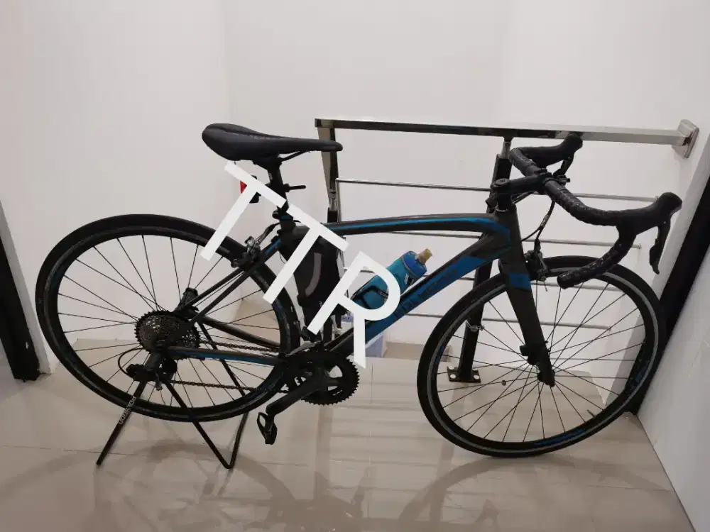 Sepeda balap road bike polygon strattos S4 2018
